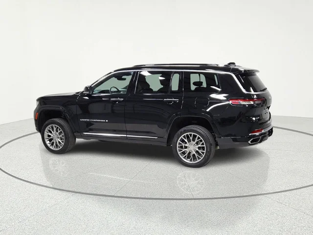 Used 2024 Black Jeep Summit image 3