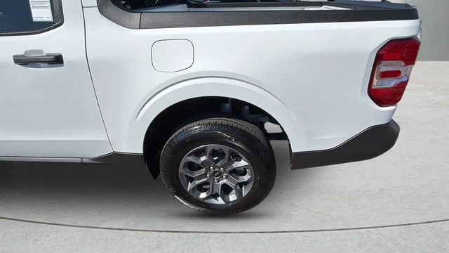 Used 2025 White Ford XLT image 37