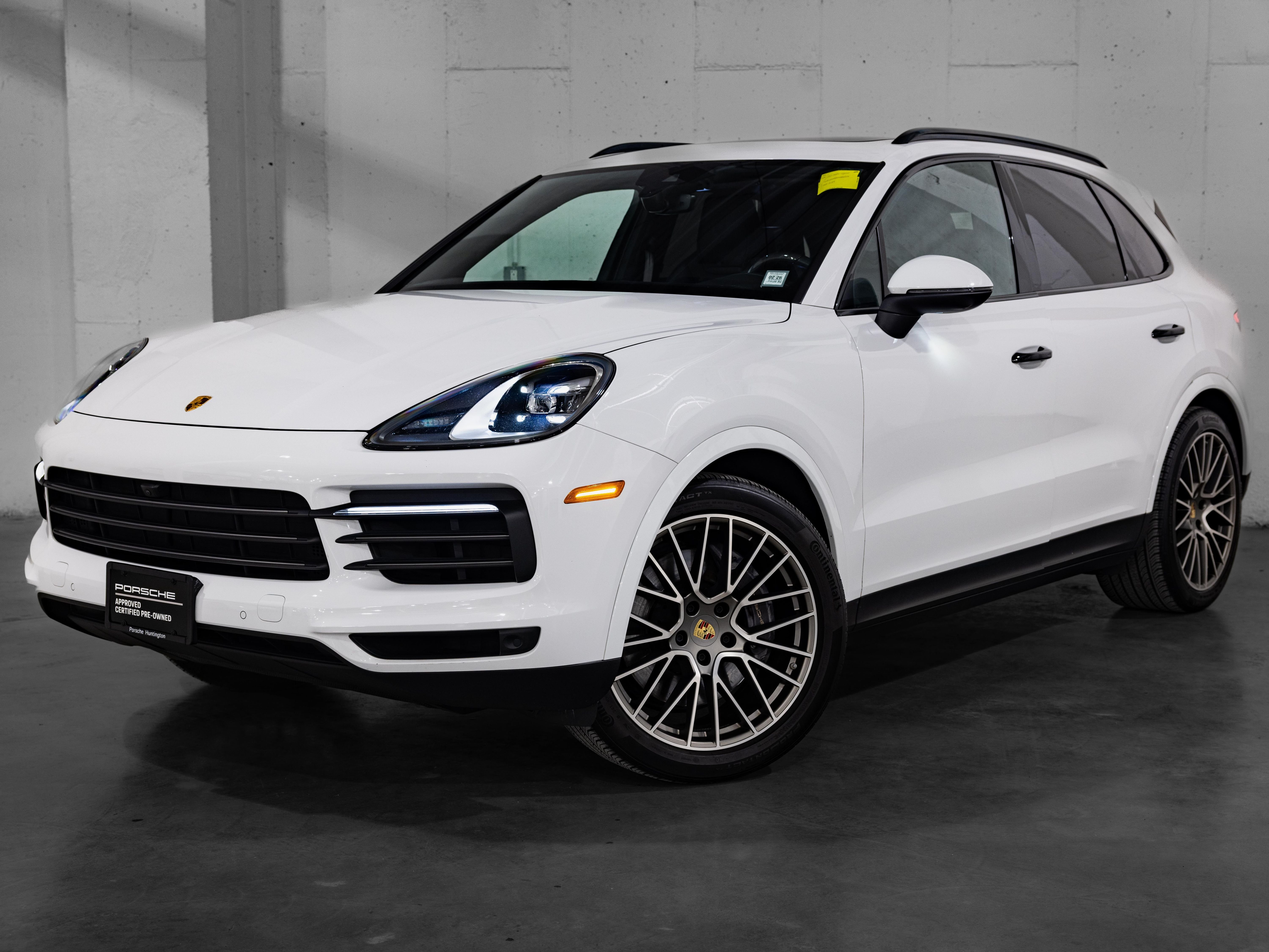 2023 Porsche Cayenne Platinum Edition's photo