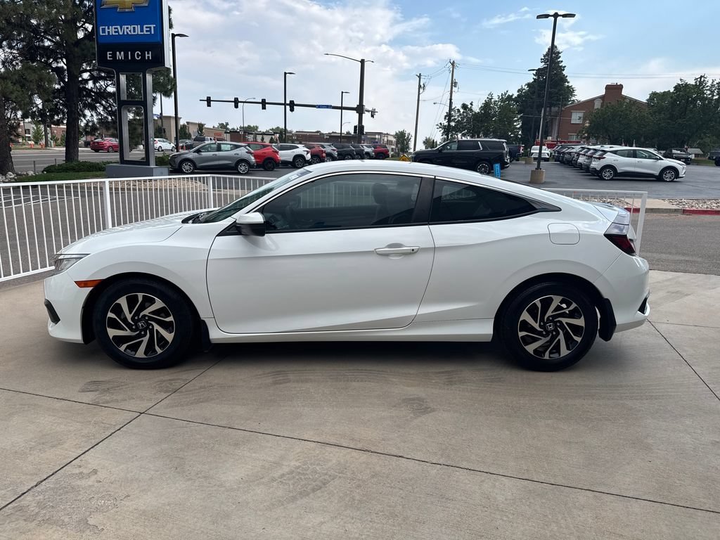Used 2017  Honda LX image 2