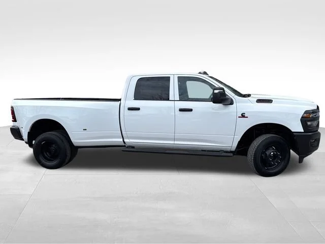 New 2026 Bright White Clear-Coat Exterior Paint RAM Tradesman image 9
