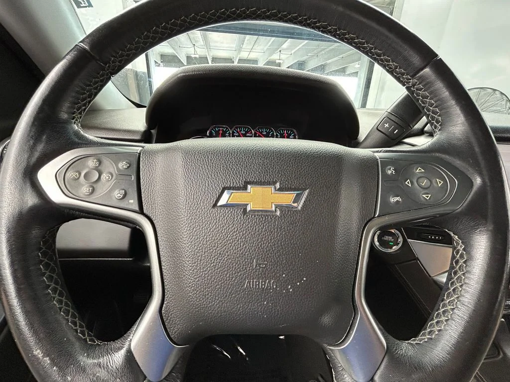 Used 2020 Shadow Gray Metallic Chevrolet LT image 33