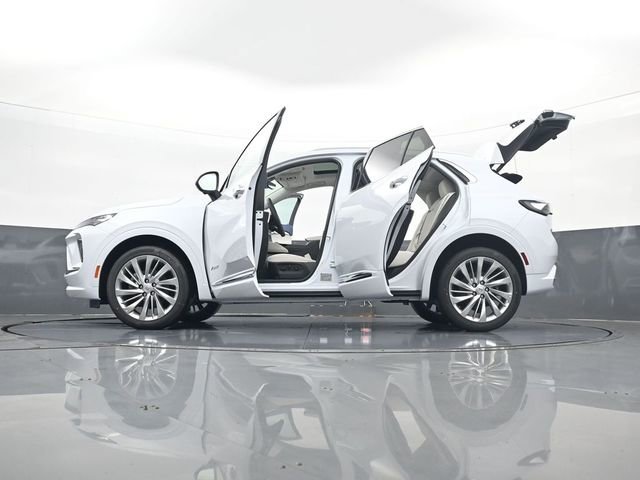 New 2026 Iridescent White Tricoat Buick Avenir image 34