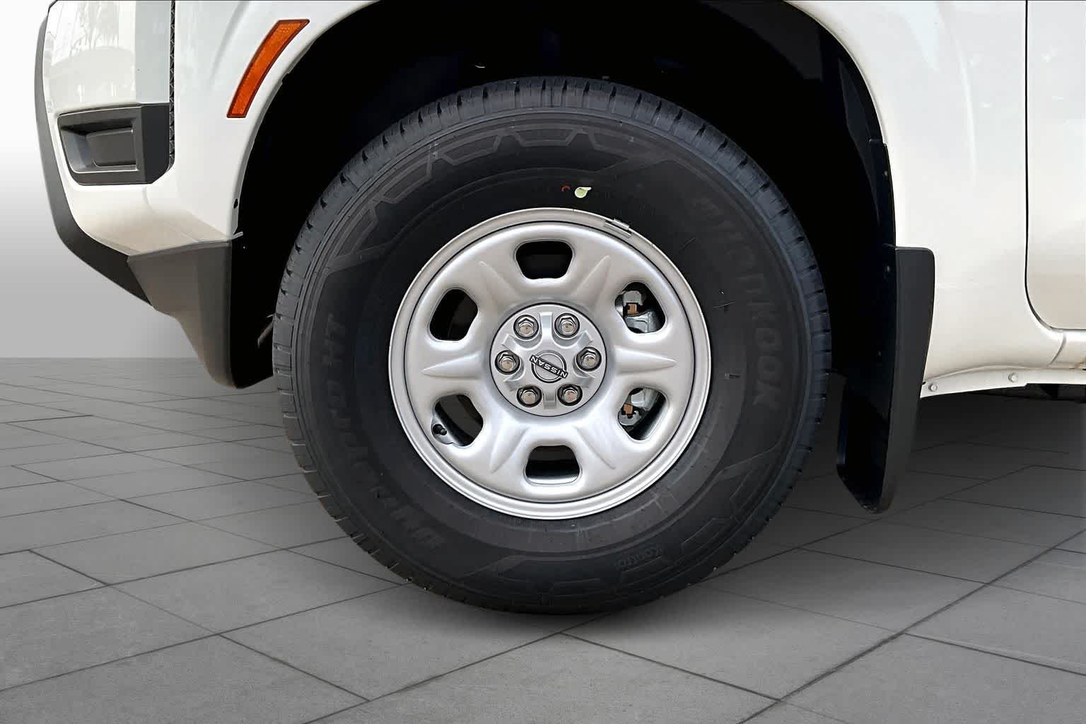 New 2026 Glacier White Nissan S image 9
