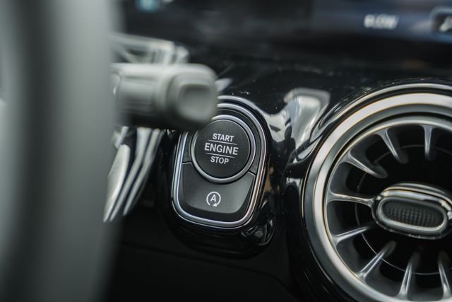 New 2026 Polar White Mercedes-Benz GLA 250 image 28
