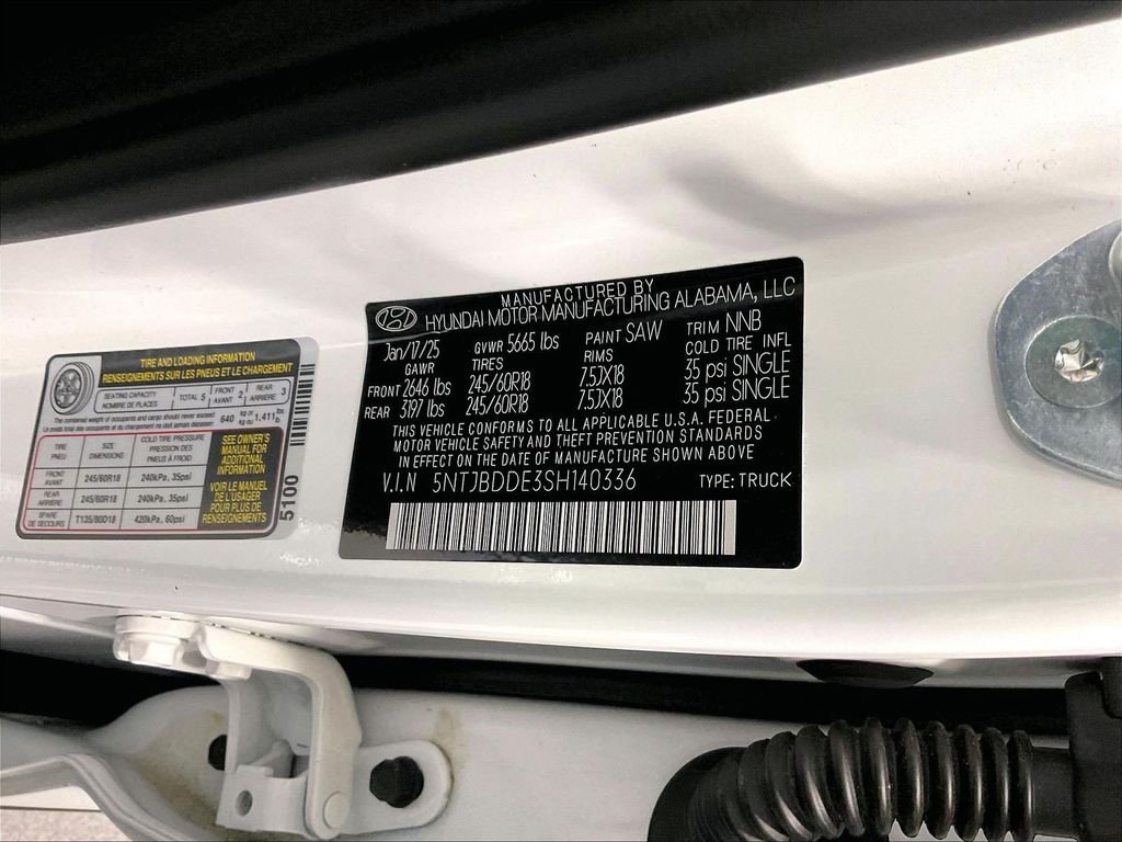 Used 2025 White Hyundai SEL image 35