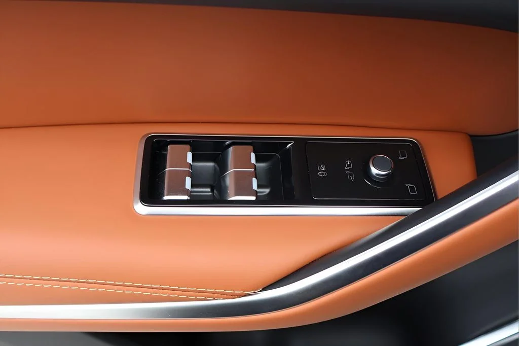 2026 Jaguar F-Pace R-Dynamic S - Photo 11
