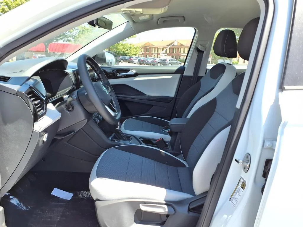 New 2026 Pure White Volkswagen 1.5T S image 11
