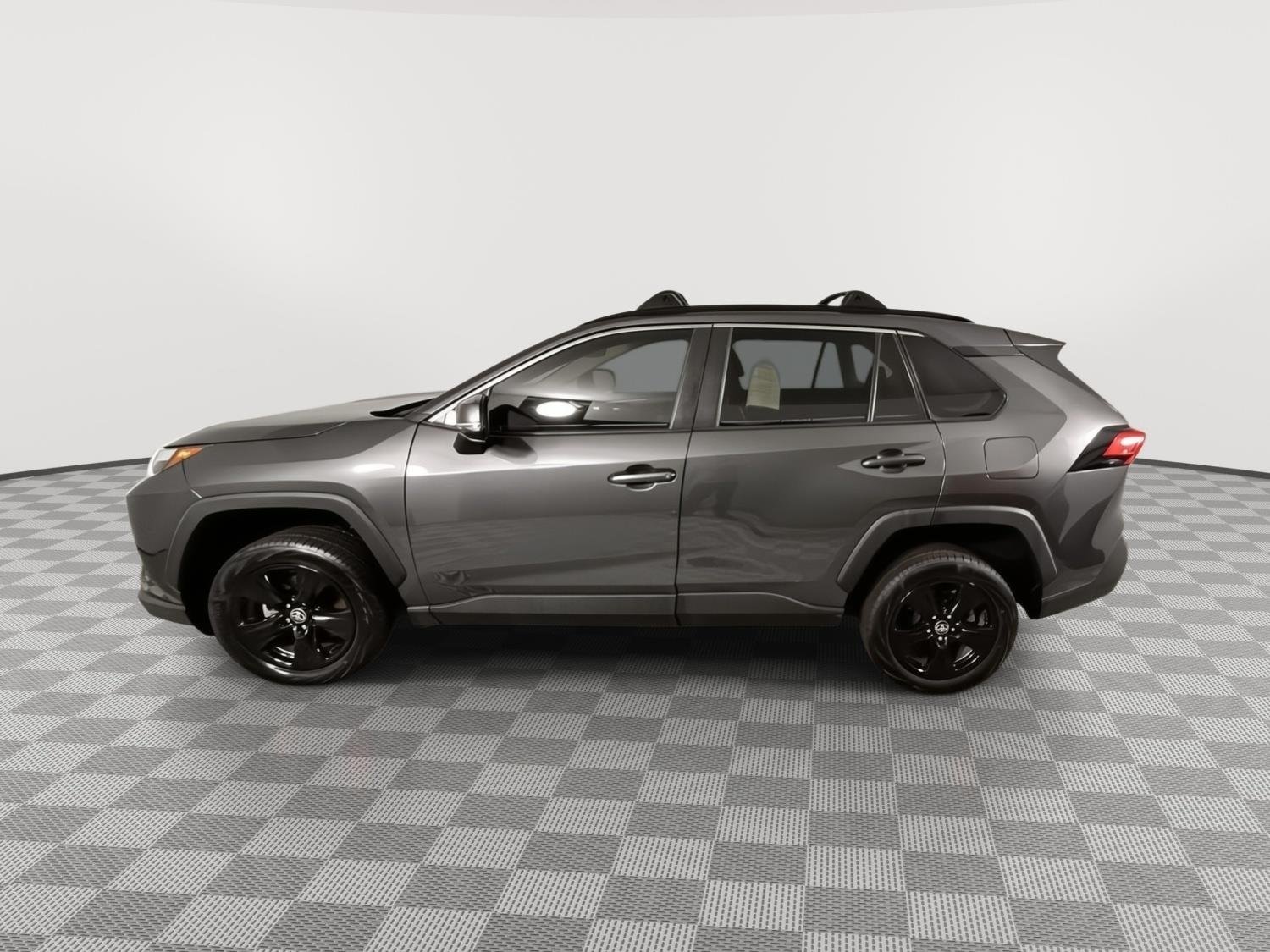 2022 Toyota RAV4 XLE - Photo 17