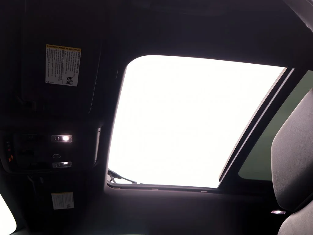 2023 Chevrolet Suburban Z71 - Photo 21