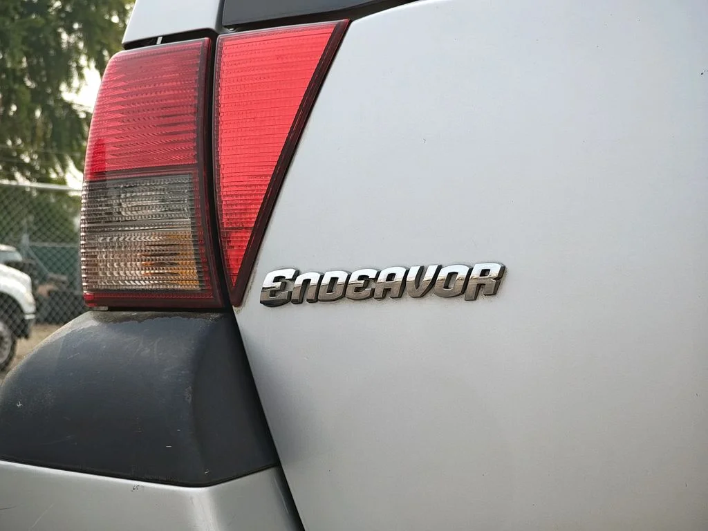 2005 Mitsubishi Endeavor LS - Photo 11
