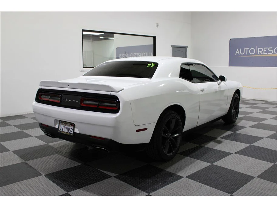 Used 2021 White Knuckle Clearcoat Dodge SXT image 4