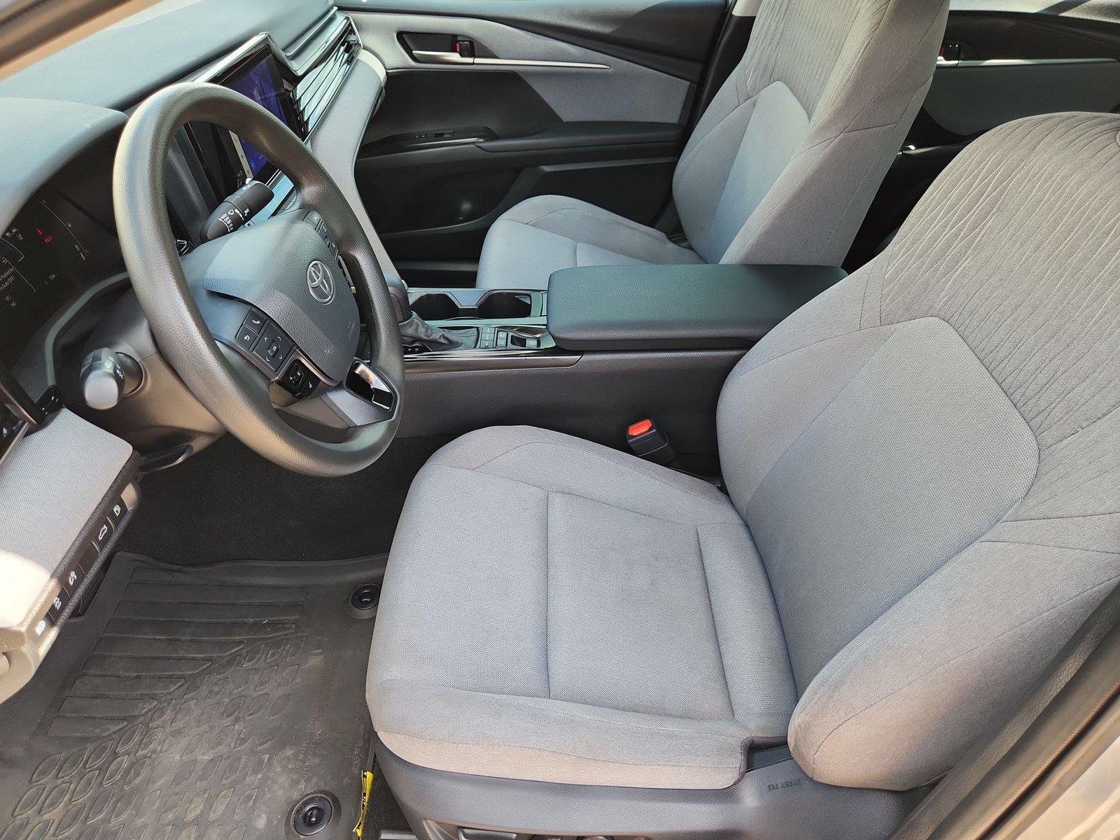 2025 Toyota Camry photo 20 of 34