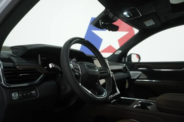2026 GMC Acadia Denali Ultimate - Photo 19