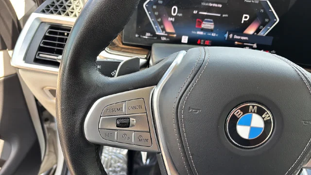 Used 2026 White BMW xDrive40i image 23