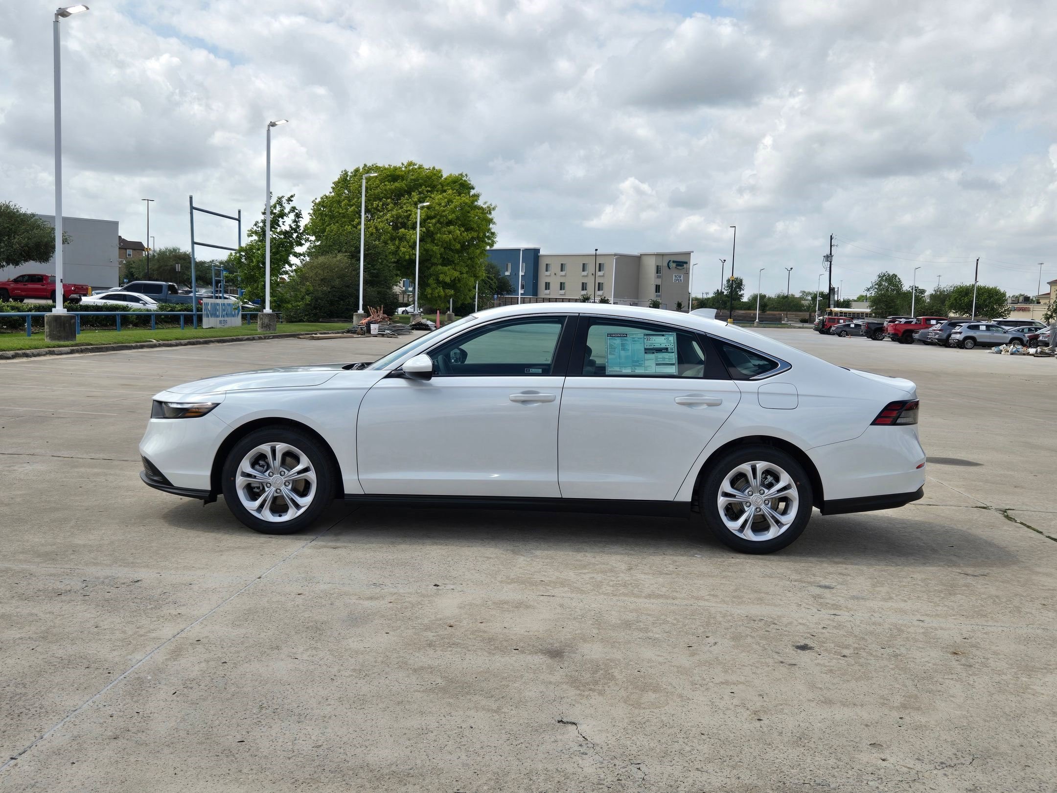 New 2026 Platinum White Pearl Honda LX image 7