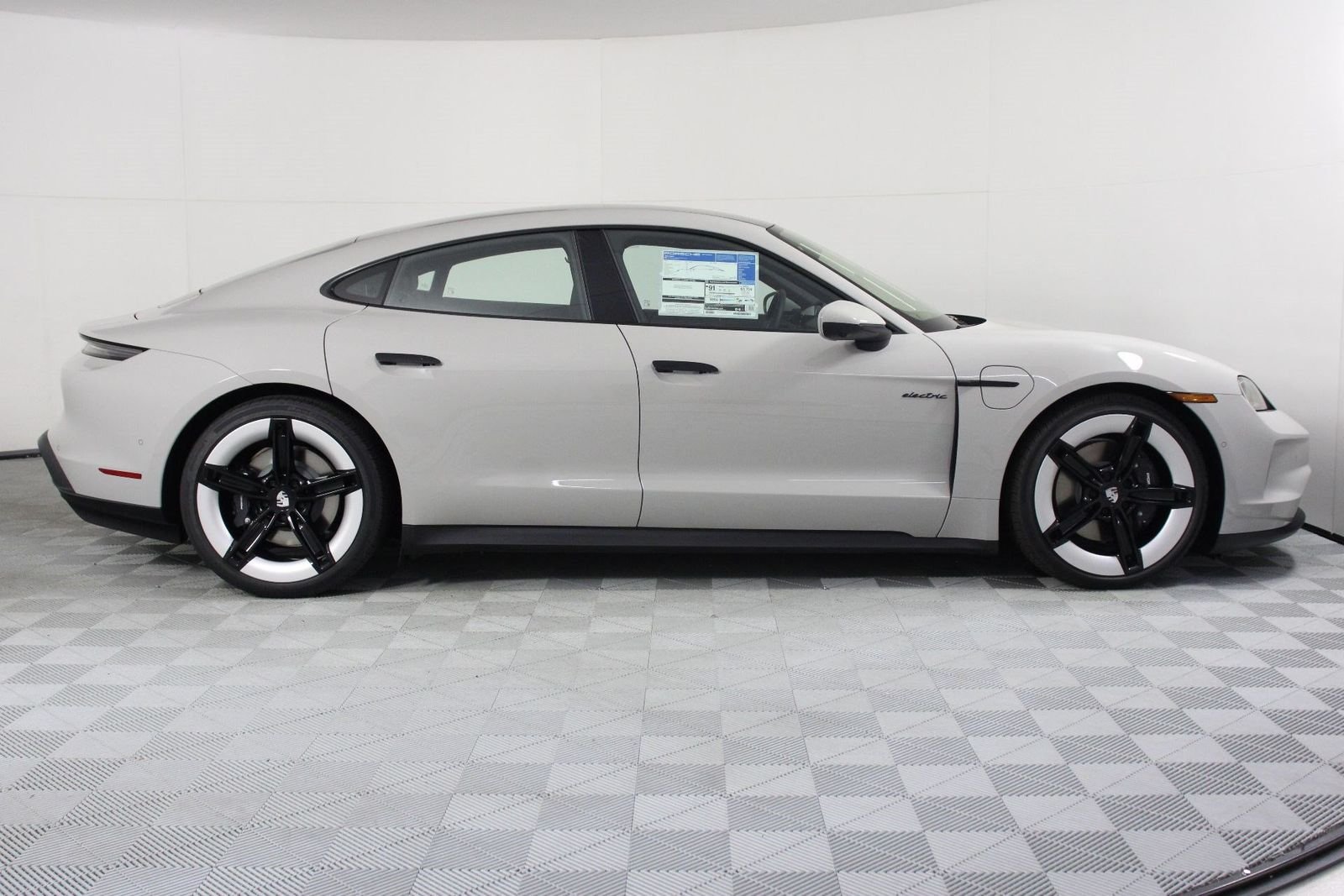 New 2026 Chalk Porsche  image 8