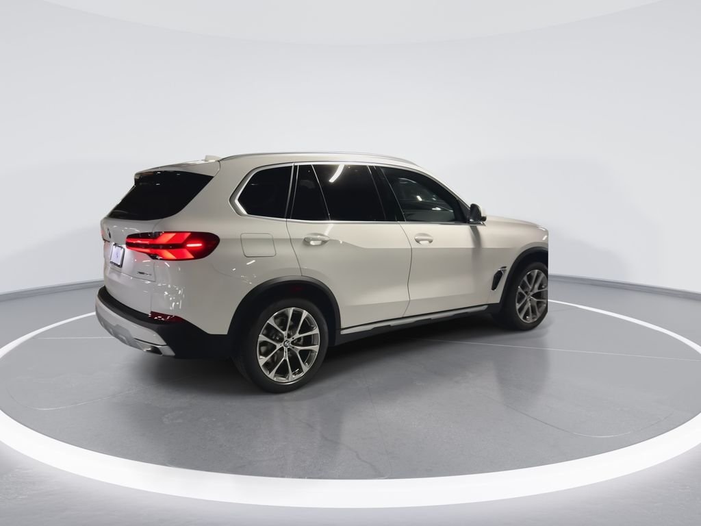 New 2026 Alpine White BMW xDrive40i image 3