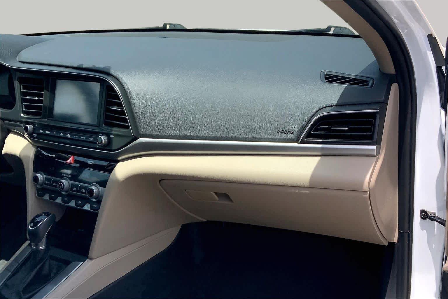 Used 2020 Quartz White Pearl Hyundai SEL image 18