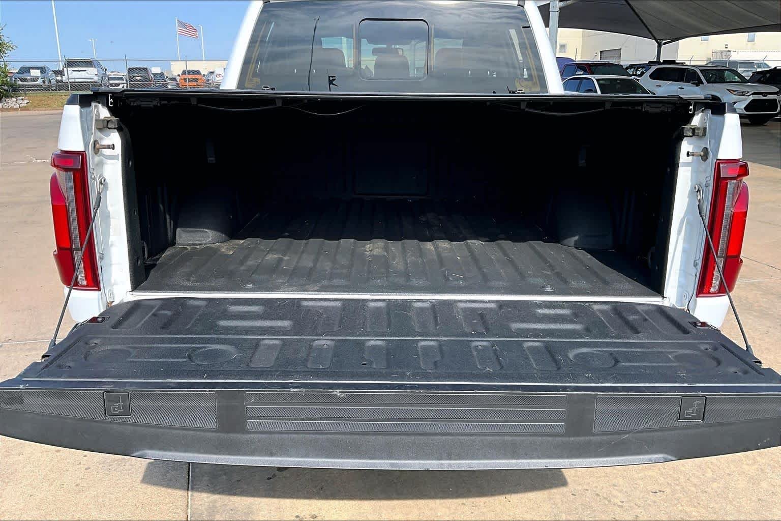 Used 2024 Oxford White Ford LARIAT image 29