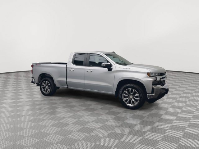 Used 2022 Silver Ice Metallic Chevrolet LT image 41