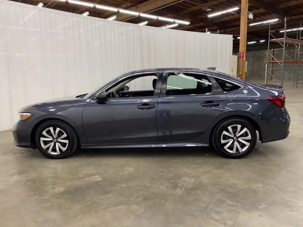 Used 2025  Honda LX image 3