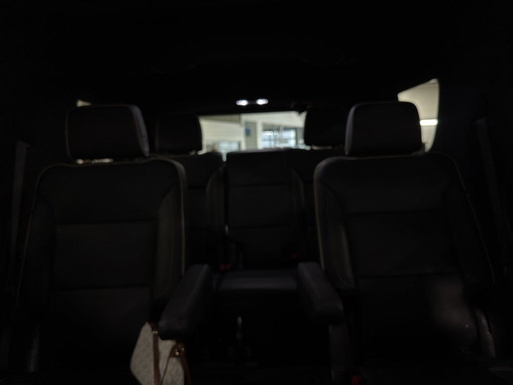 Used 2023 Iridescent Pearl Tricoat Chevrolet Premier image 2