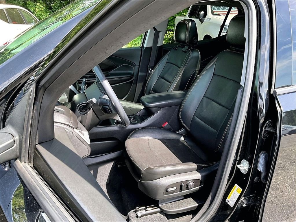 Used 2020 Black GMC SLT image 10