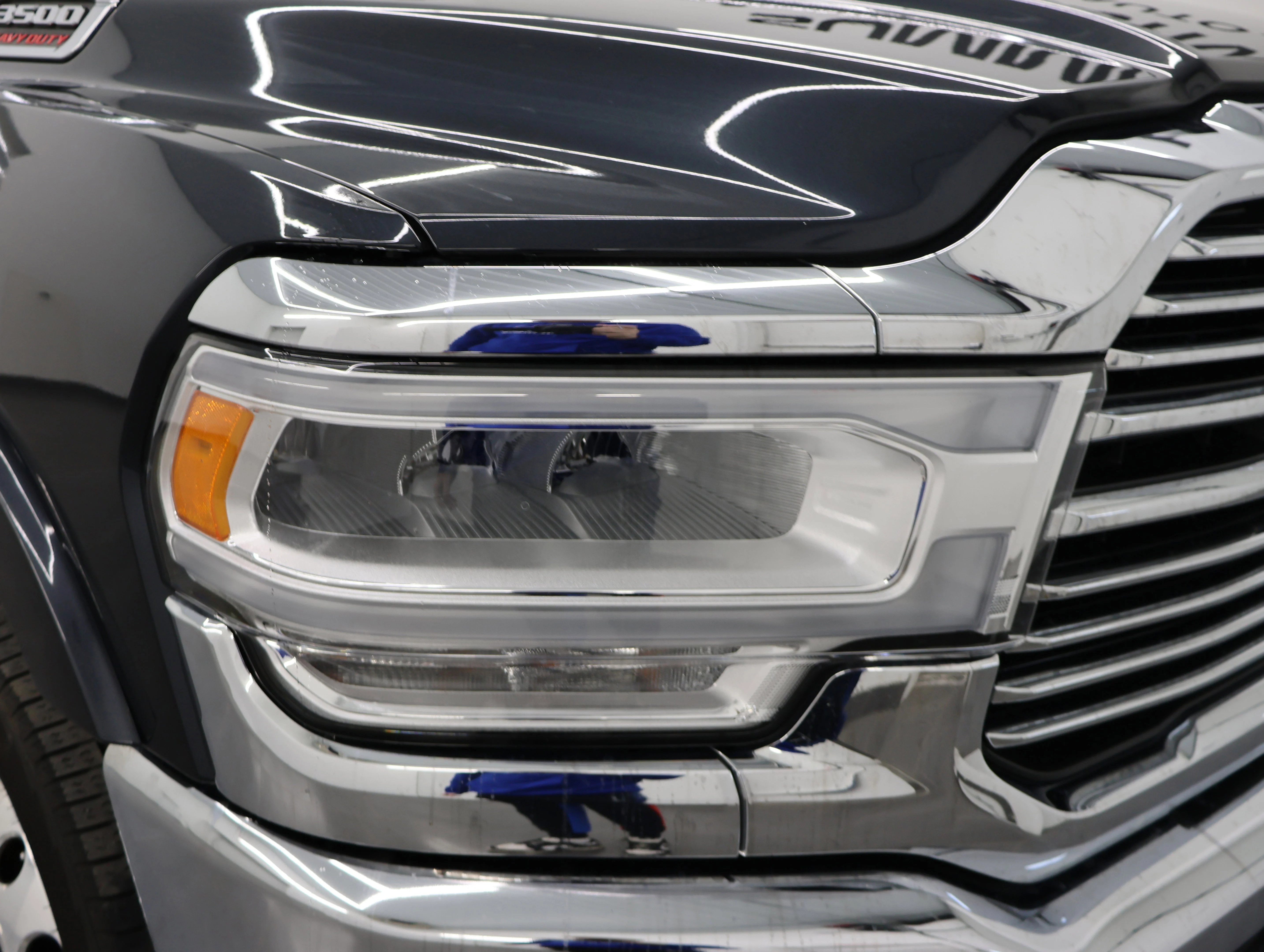 Used 2019 Maximum Steel Metallic Clearcoat Ram Laramie image 24