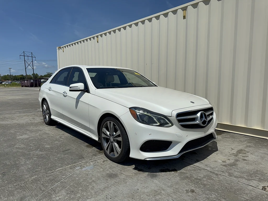 Used 2016 designo Diamond White Metallic Mercedes-Benz E 350 image 1