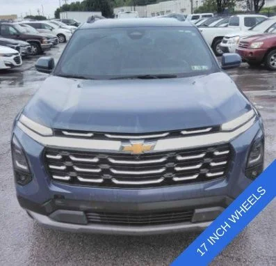 Used 2025 Lakeshore Blue Metallic Chevrolet LT image 7