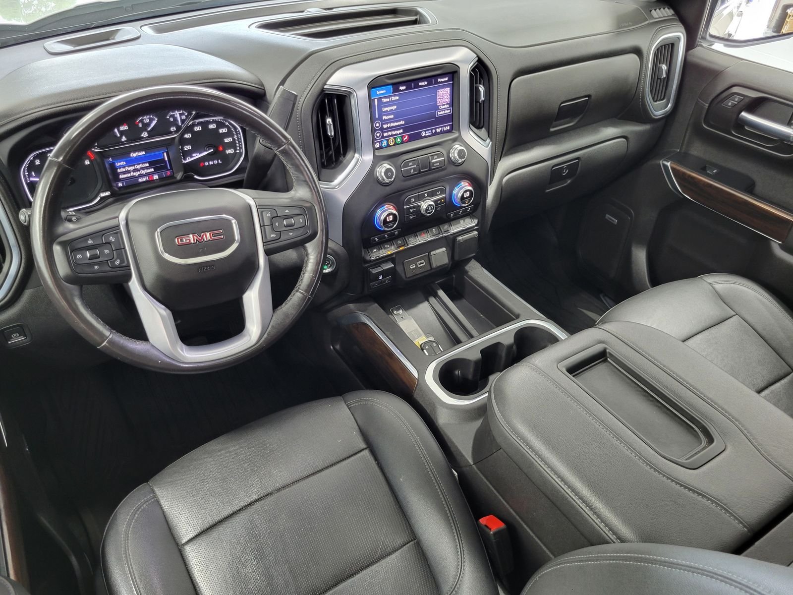 Used 2022 White GMC SLT image 26