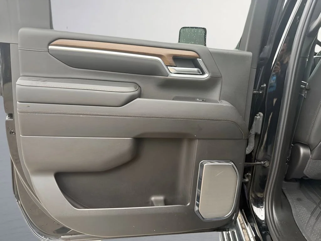 Used 2025 Black Chevrolet High Country image 19