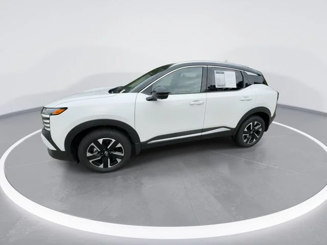 Used 2025 White Nissan SR image 4