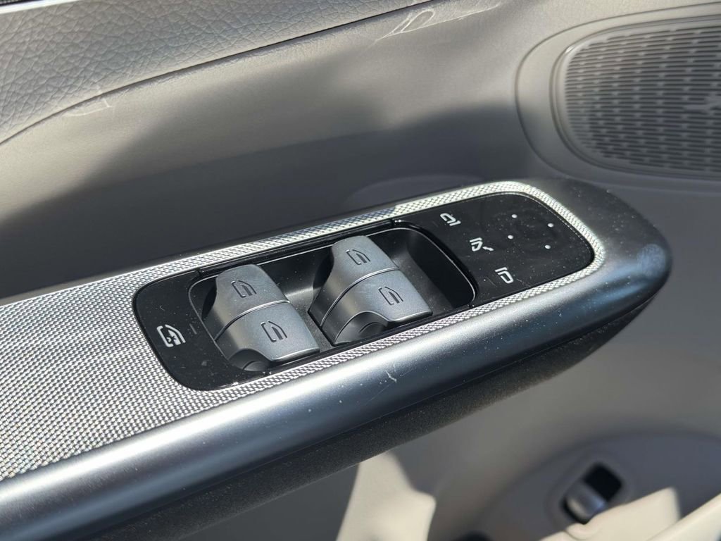 New 2026 Polar White Mercedes-Benz GLC 300 image 18