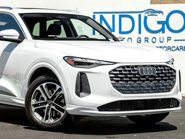 Used 2025 Glacier White Audi  image 5