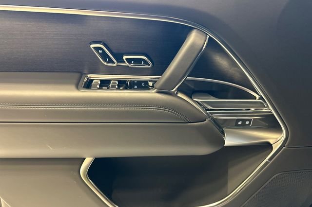 New 2026 Santorini Black Land Rover SE image 10