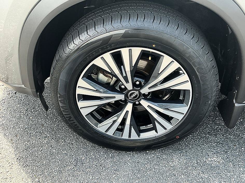 Certified Used 2023 Gun Metallic Nissan SV image 9