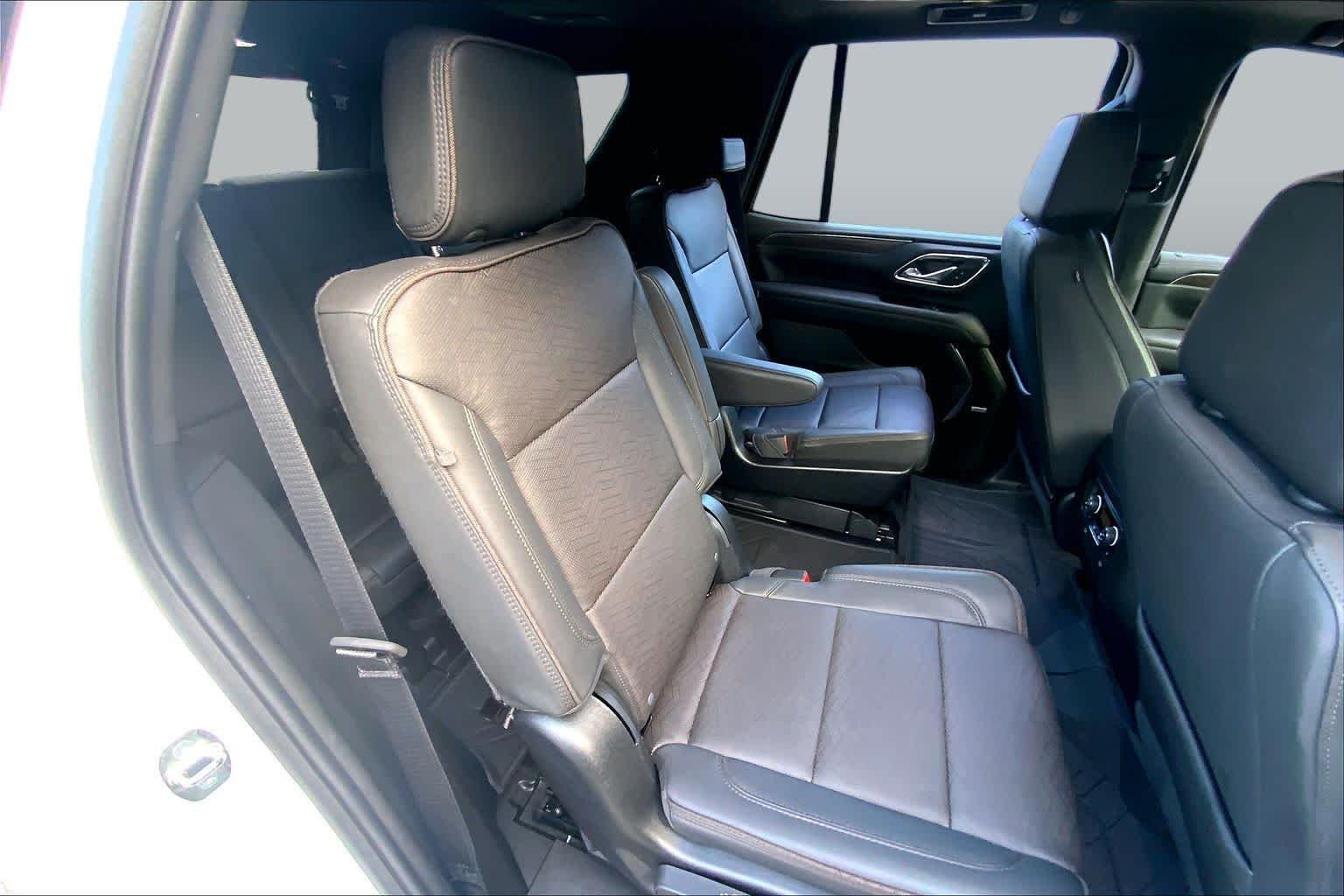 Used 2024 Summit White Chevrolet High Country image 19