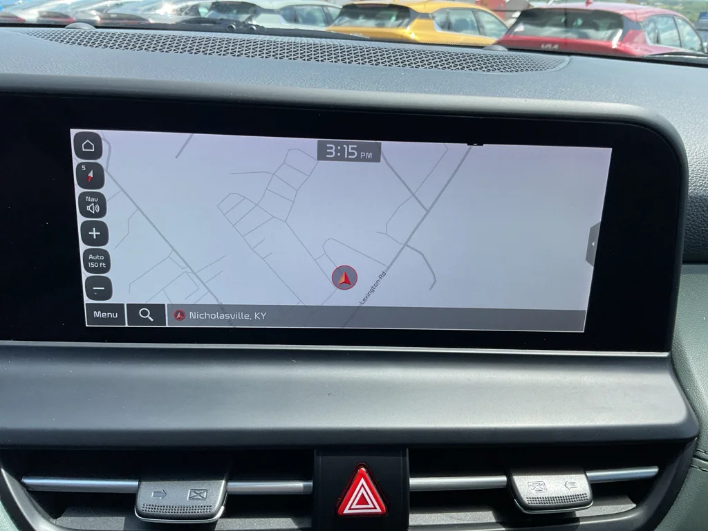 Used 2024 Snow White Pearl Kia SX image 24