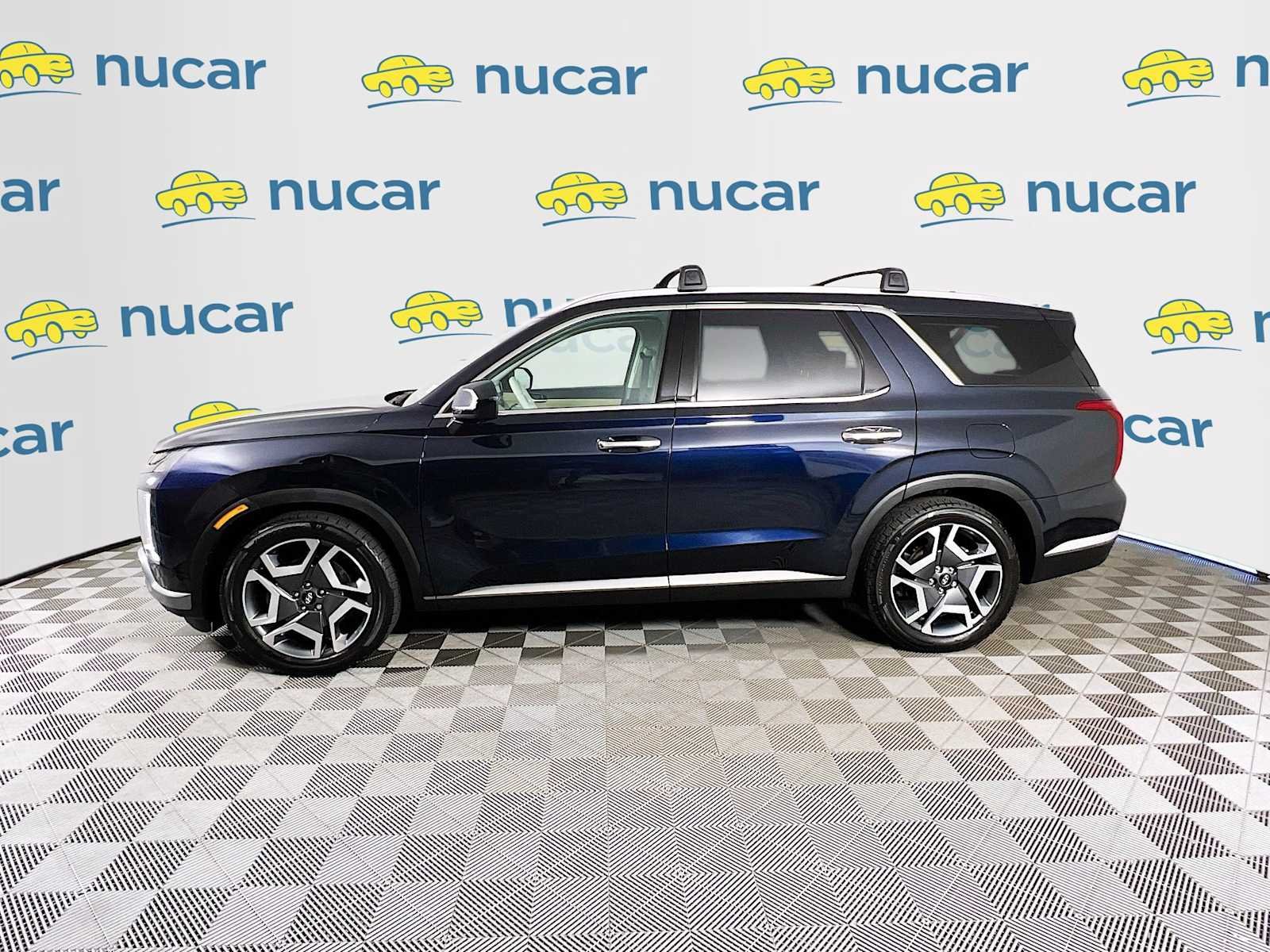 Used 2023 Moonlight Cloud Hyundai Limited image 4