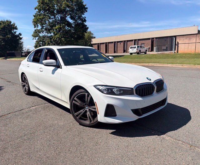 Used 2023 White BMW 330i image 3