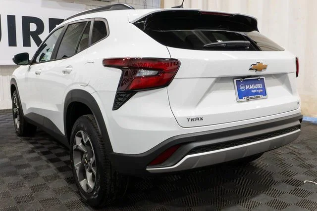 New 2026 Summit White Chevrolet LT image 7