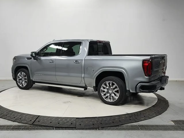 Used 2025 Silver GMC Denali image 5