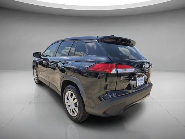 Used 2022 Jet Black Toyota L image 3