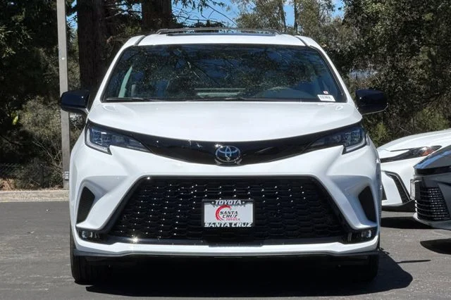 New 2026 Ice Cap Toyota  XSE image 9