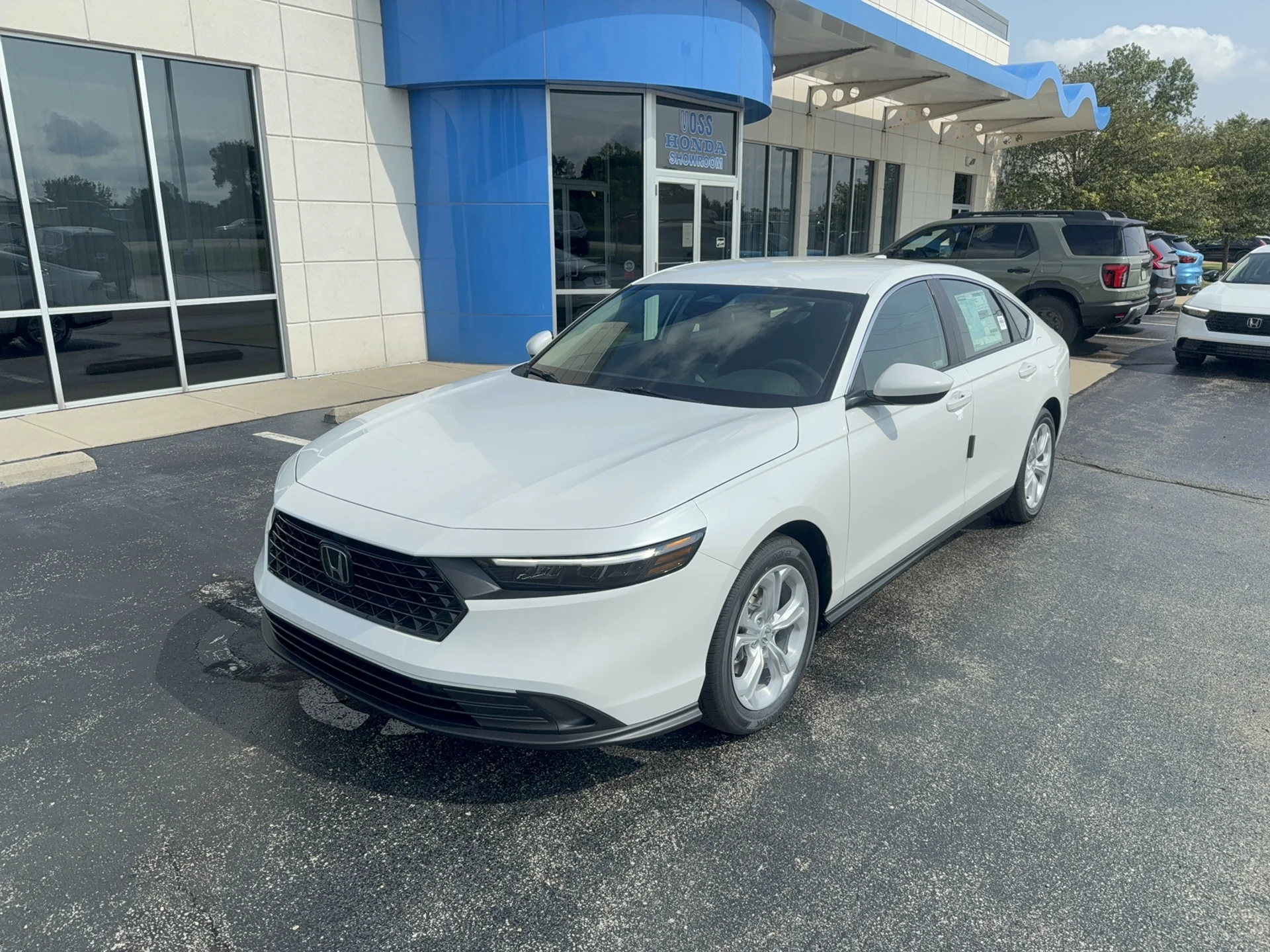 New 2026 Platinum White Pearl Honda LX image 1