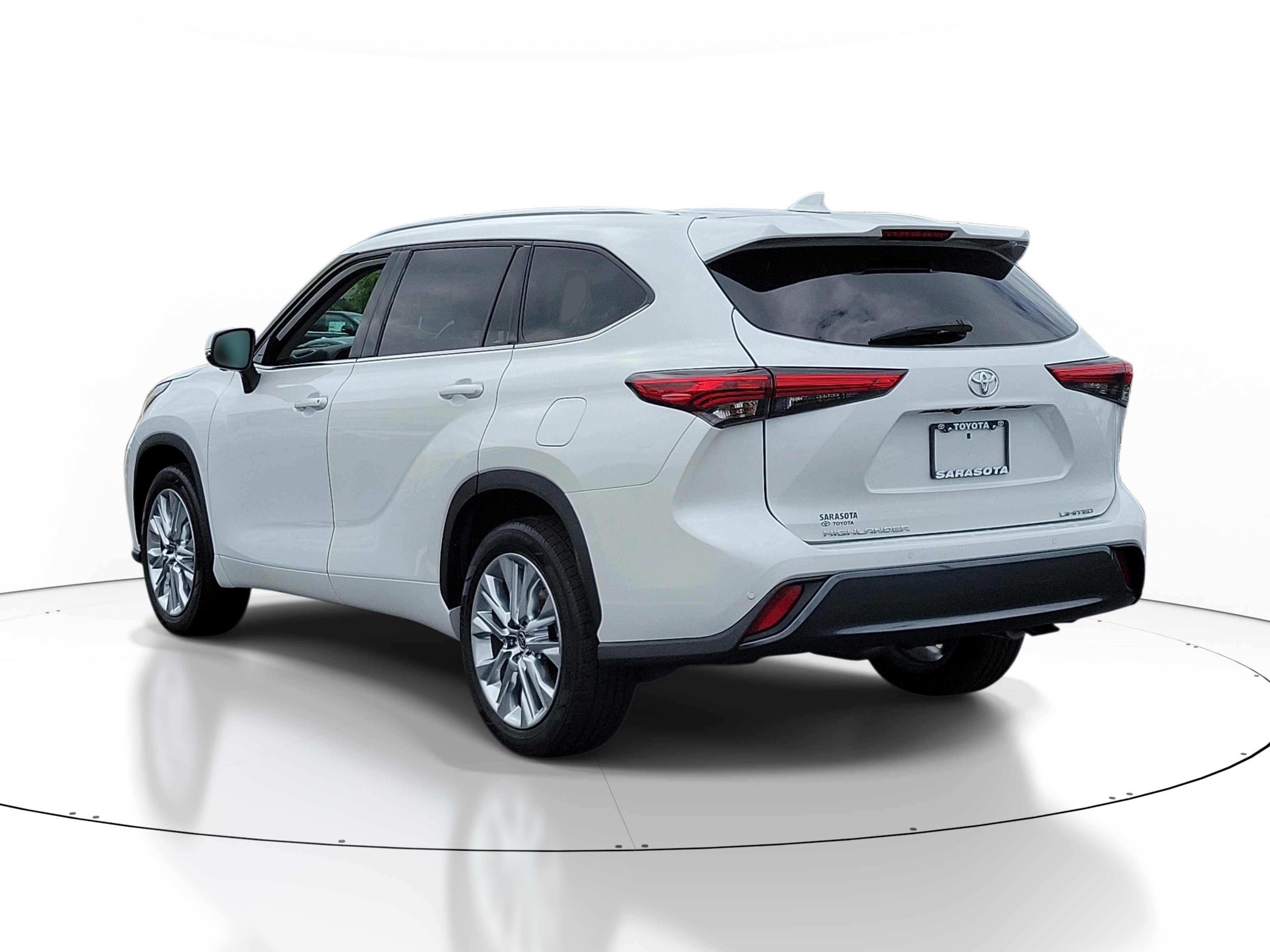 Used 2023 Wind Chill Pearl Toyota0 Limited image 3