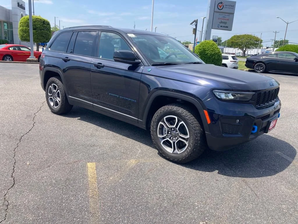 New 2024 Midnight Sky Exterior Paint Jeep Trailhawk 4xe image 8