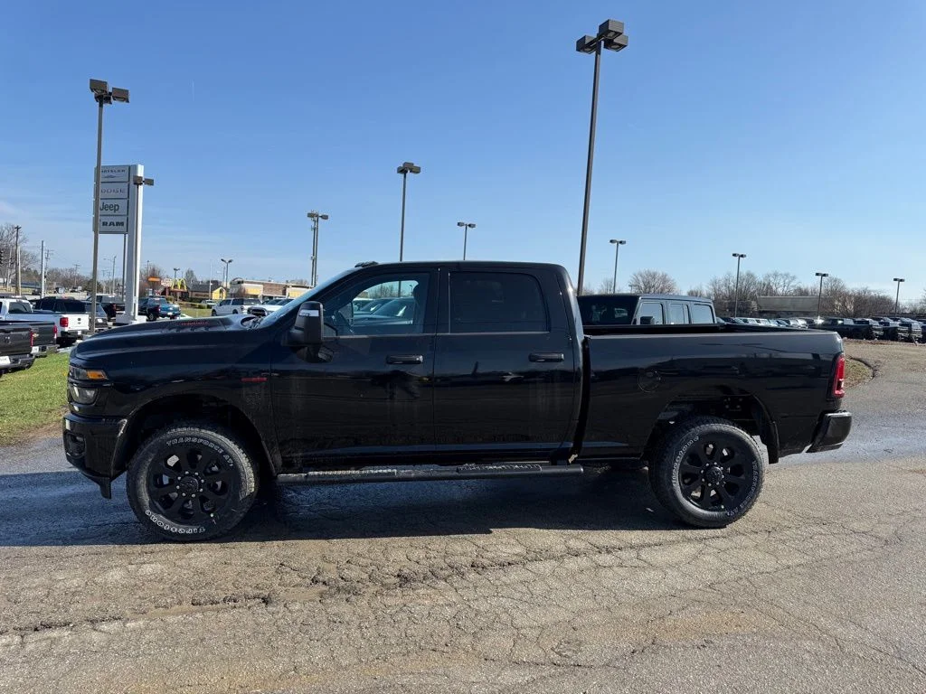 New 2026 Diamond Black Crystal Pearl-Coat Exterior Paint RAM Tradesman image 11
